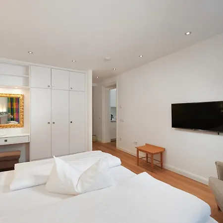 35Qm Deluxe Apartment Suites Im Stil Design Hotel Vosteen Naehe Der Kaiserburg Nuremberg Exterior photo