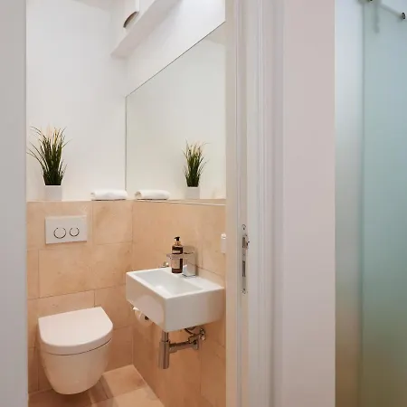 35Qm Deluxe Apartment Suites Im Stil Design Hotel Vosteen Naehe Der Kaiserburg Nuremberg Exterior photo